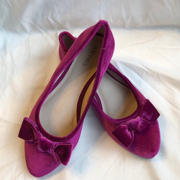 Stevies Other - SOLD Girl size 3 Velvet Flats